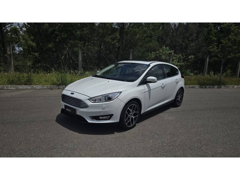 FORD - FOCUS - 2016/2016 - Branca - R$ 74.900,00