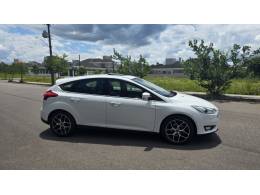 FORD - FOCUS - 2016/2016 - Branca - R$ 74.900,00