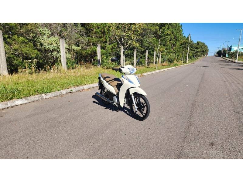 HONDA - BIZ 125 - 2022/2022 - Branca - R$ 16.500,00