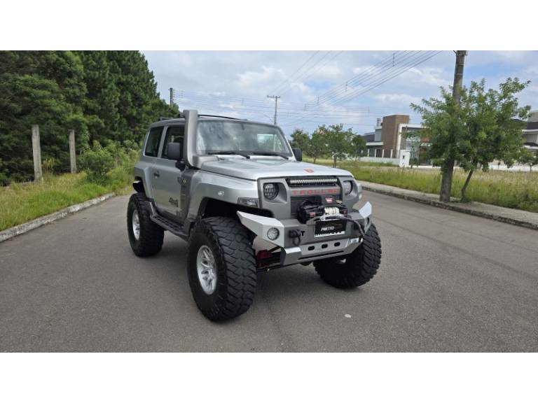 TROLLER - T4 - 2014/2015 - Prata - R$ 218.000,00