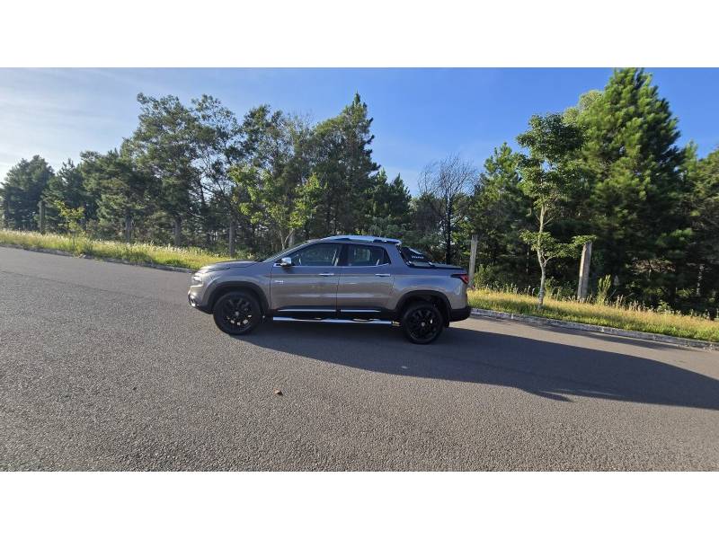 FIAT - TORO - 2020/2021 - Cinza - R$ 131.900,00