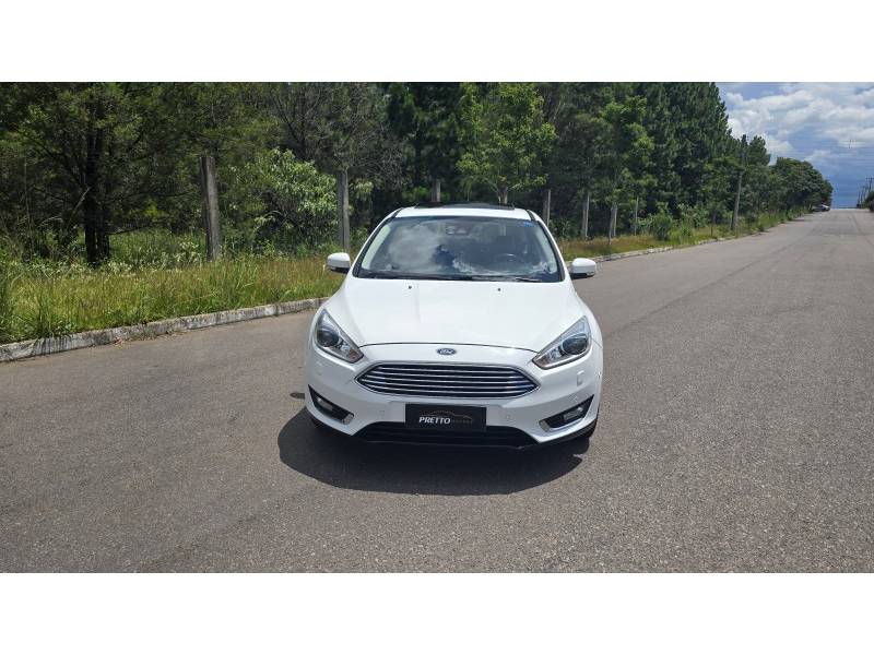 FORD - FOCUS - 2016/2016 - Branca - R$ 74.900,00