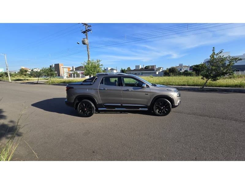 FIAT - TORO - 2020/2021 - Cinza - R$ 131.900,00