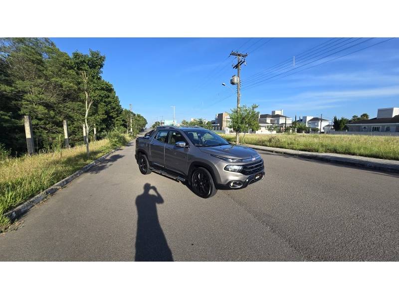 FIAT - TORO - 2020/2021 - Cinza - R$ 131.900,00