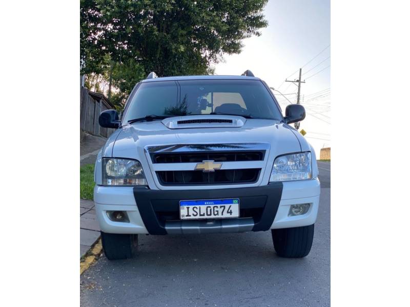 CHEVROLET - S10 - 2011/2011 - Branca - R$ 95.000,00