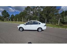FORD - FIESTA - 2013/2014 - Branca - R$ 39.900,00