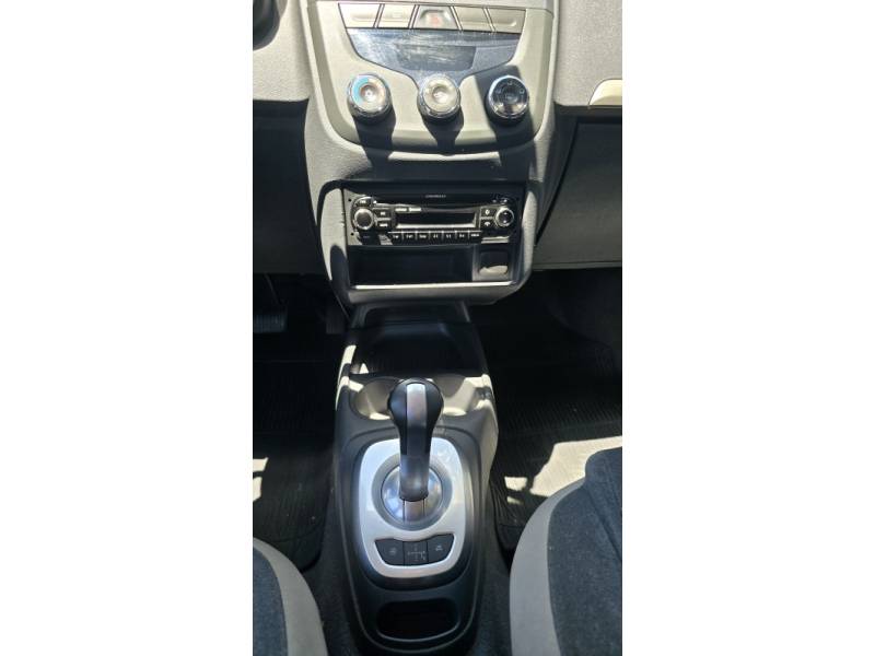 CHEVROLET - AGILE - 2014/2014 - Prata - R$ 39.900,00