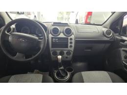 FORD - FIESTA - 2013/2014 - Branca - R$ 39.900,00