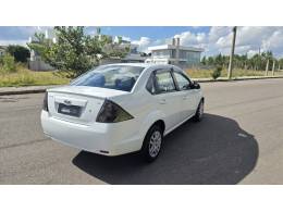 FORD - FIESTA - 2013/2014 - Branca - R$ 39.900,00