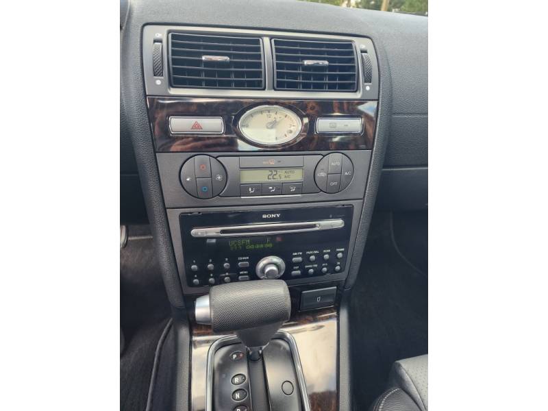FORD - MONDEO - 2004/2004 - Prata - R$ 47.900,00