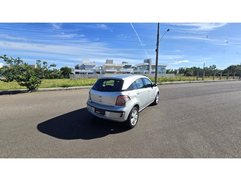 CHEVROLET - AGILE - 2014/2014 - Prata - R$ 39.900,00
