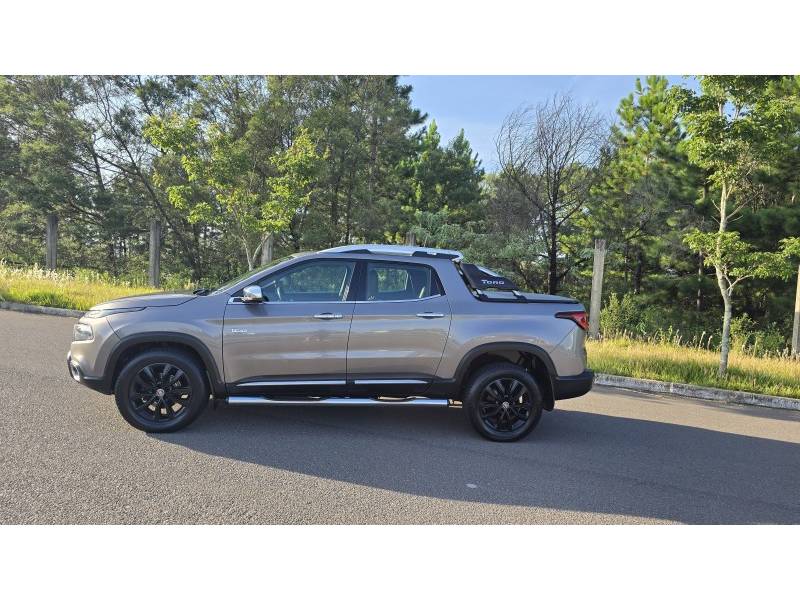 FIAT - TORO - 2020/2021 - Cinza - R$ 131.900,00