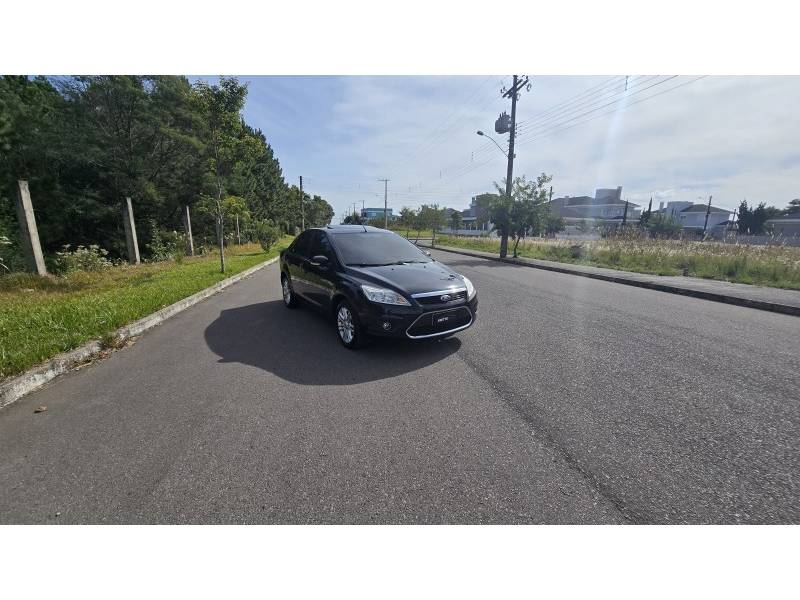 FORD - FOCUS - 2009/2009 - Preta - R$ 39.900,00