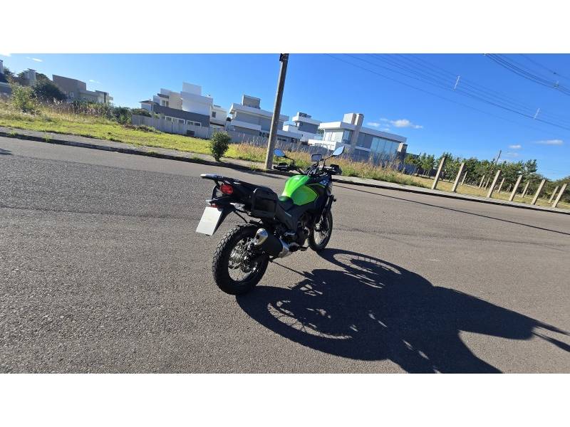 KAWASAKI - VERSYS 300 - 2024/2024 - Verde - R$ 34.900,00
