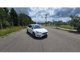 FORD - FOCUS - 2016/2016 - Branca - R$ 74.900,00