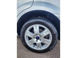 FORD - MONDEO - 2004/2004 - Prata - R$ 47.900,00