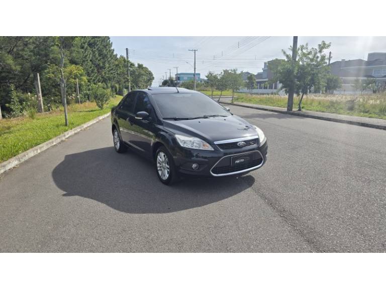 FORD - FOCUS - 2009/2009 - Preta - R$ 39.900,00