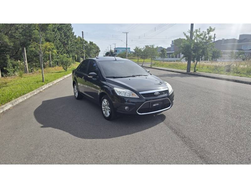 FORD - FOCUS - 2009/2009 - Preta - R$ 39.900,00