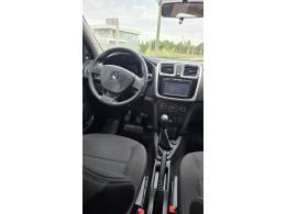 RENAULT - SANDERO - 2017/2018 - Branca - R$ 46.900,00