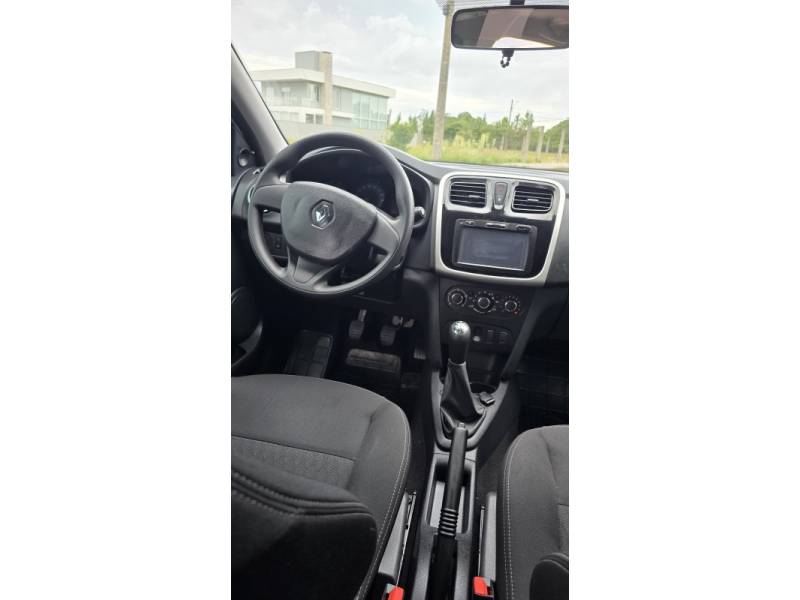 RENAULT - SANDERO - 2017/2018 - Branca - R$ 46.900,00