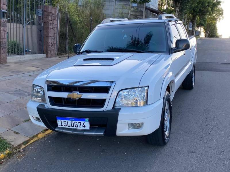 CHEVROLET - S10 - 2011/2011 - Branca - R$ 95.000,00