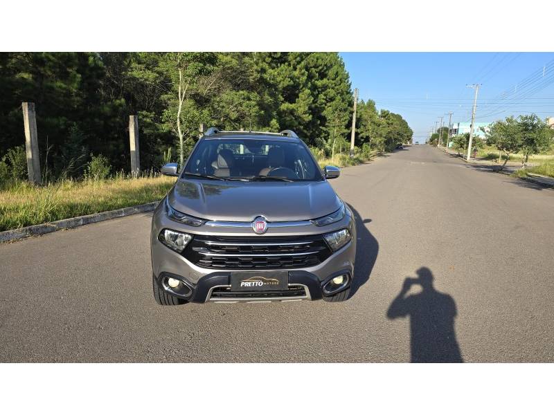 FIAT - TORO - 2020/2021 - Cinza - R$ 131.900,00