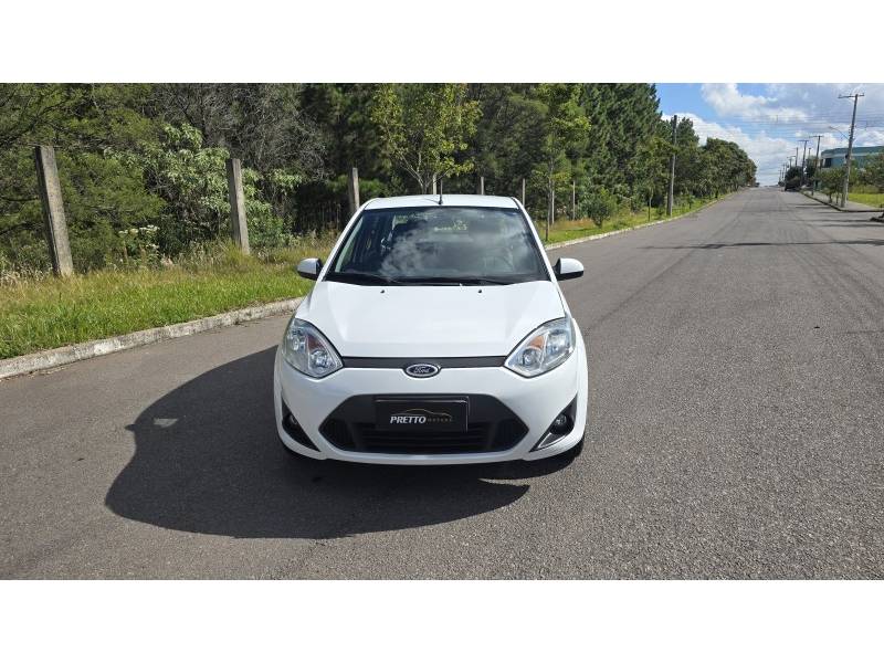 FORD - FIESTA - 2013/2014 - Branca - R$ 39.900,00