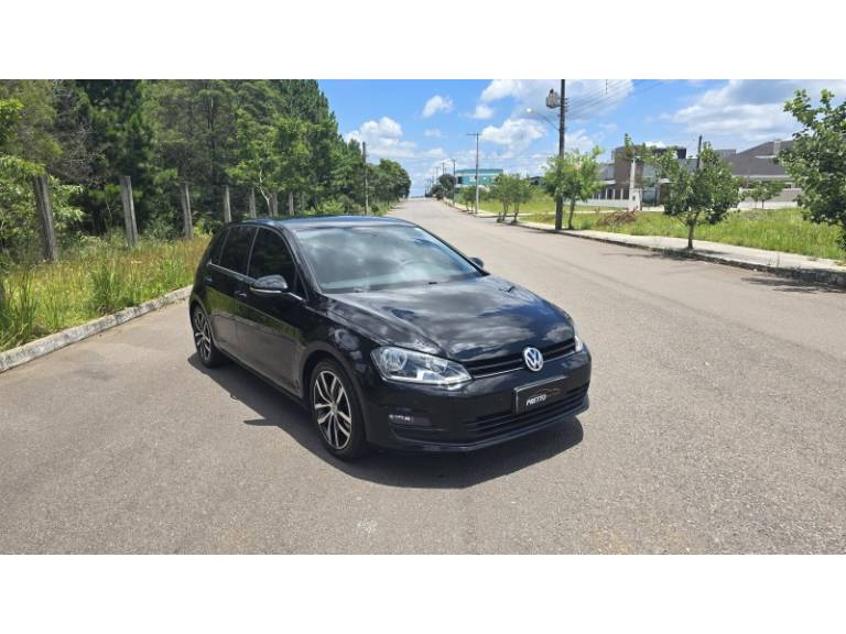 VOLKSWAGEN - GOLF - 2016/2016 - Preta - R$ 75.900,00