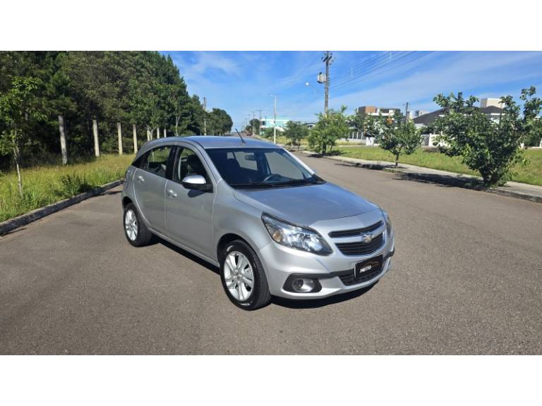 CHEVROLET - AGILE - 2014/2014 - Prata - R$ 39.900,00