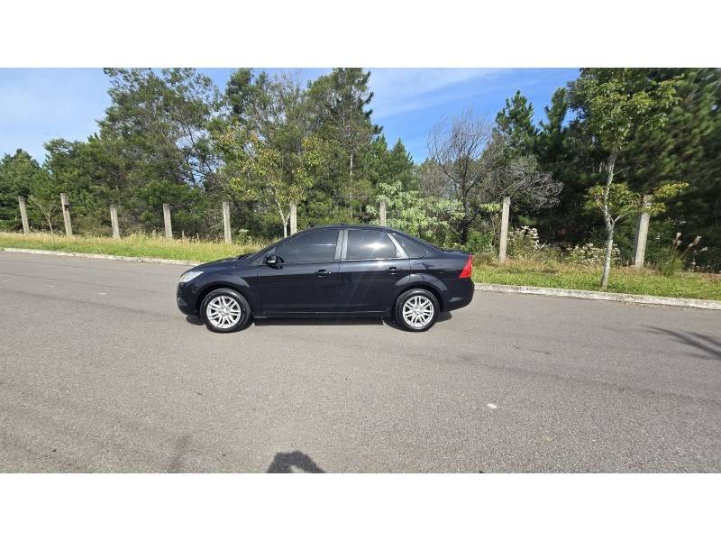 FORD - FOCUS - 2009/2009 - Preta - R$ 39.900,00