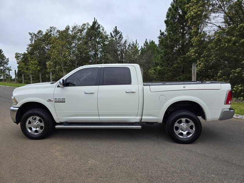 DODGE - RAM - 2018/2018 - Branca - R$ 288.000,00