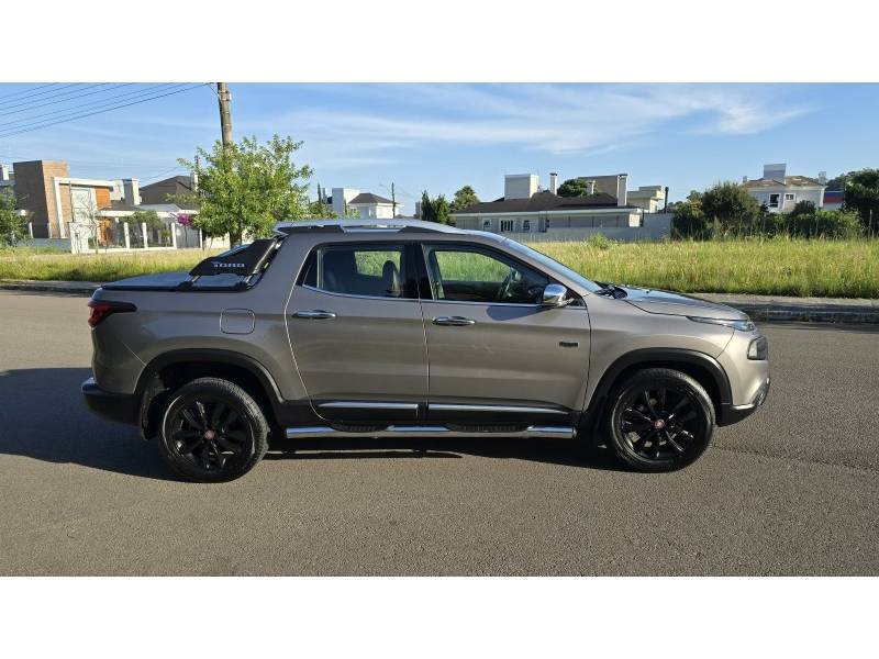 FIAT - TORO - 2020/2021 - Cinza - R$ 131.900,00