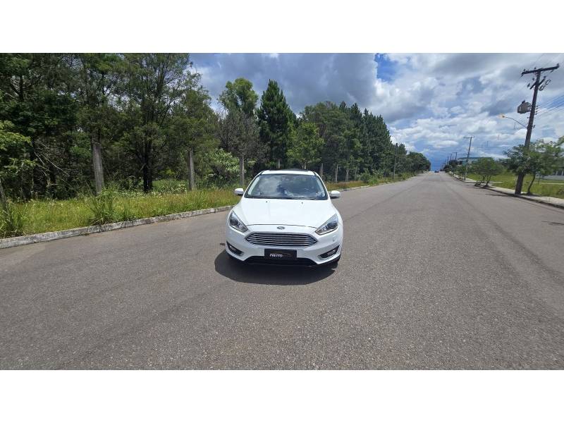 FORD - FOCUS - 2016/2016 - Branca - R$ 74.900,00