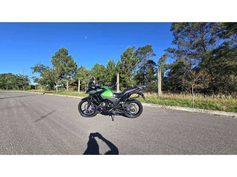 KAWASAKI - VERSYS 300 - 2024/2024 - Verde - R$ 34.900,00