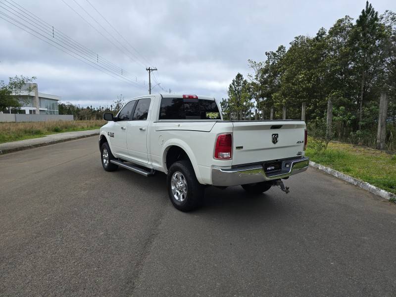 DODGE - RAM - 2018/2018 - Branca - R$ 288.000,00