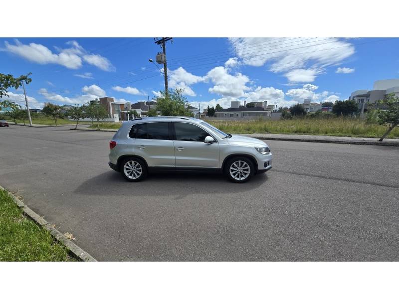 VOLKSWAGEN - TIGUAN - 2014/2014 - Cinza - R$ 69.900,00