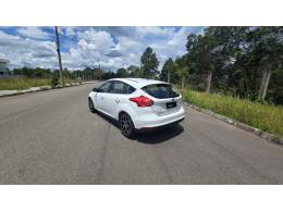 FORD - FOCUS - 2016/2016 - Branca - R$ 74.900,00