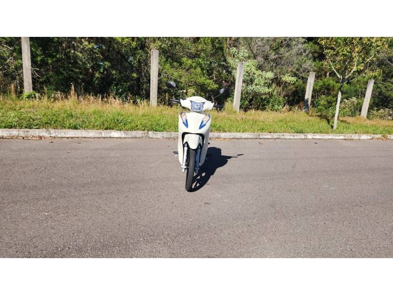 HONDA - BIZ 125 - 2022/2022 - Branca - R$ 16.500,00
