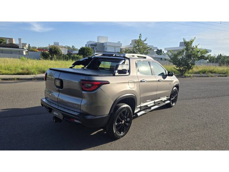 FIAT - TORO - 2020/2021 - Cinza - R$ 131.900,00