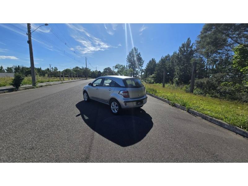 CHEVROLET - AGILE - 2014/2014 - Prata - R$ 39.900,00